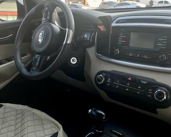 Белый Киа Соренто, объемом двигателя 2.36 л и пробегом 136 тыс. км за 16600 $, фото 13 на Automoto.ua