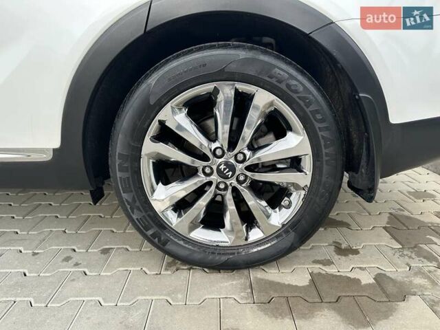 Белый Киа Соренто, объемом двигателя 2 л и пробегом 220 тыс. км за 18700 $, фото 16 на Automoto.ua