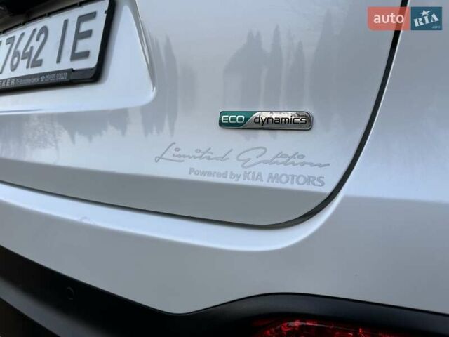 Белый Киа Соренто, объемом двигателя 2.2 л и пробегом 225 тыс. км за 19191 $, фото 72 на Automoto.ua