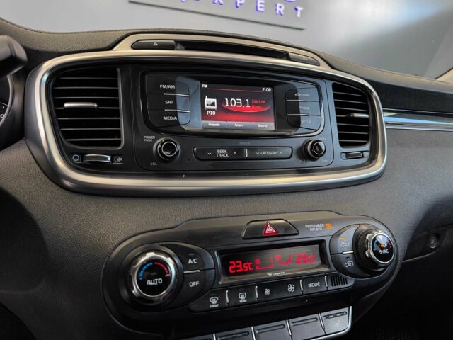 Белый Киа Соренто, объемом двигателя 2 л и пробегом 239 тыс. км за 12000 $, фото 14 на Automoto.ua