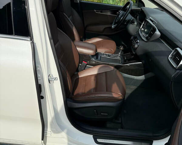 Белый Киа Соренто, объемом двигателя 2 л и пробегом 164 тыс. км за 19500 $, фото 36 на Automoto.ua