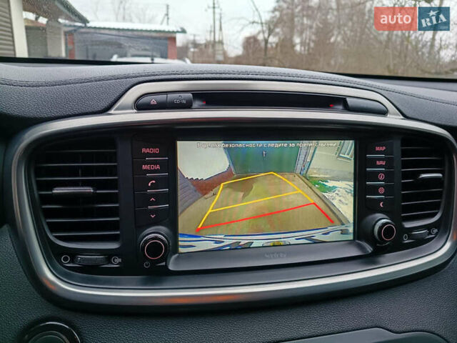 Білий Кіа Соренто, об'ємом двигуна 0 л та пробігом 220 тис. км за 19499 $, фото 25 на Automoto.ua