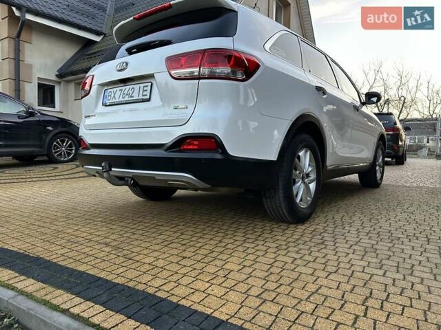 Белый Киа Соренто, объемом двигателя 2.2 л и пробегом 225 тыс. км за 19191 $, фото 16 на Automoto.ua
