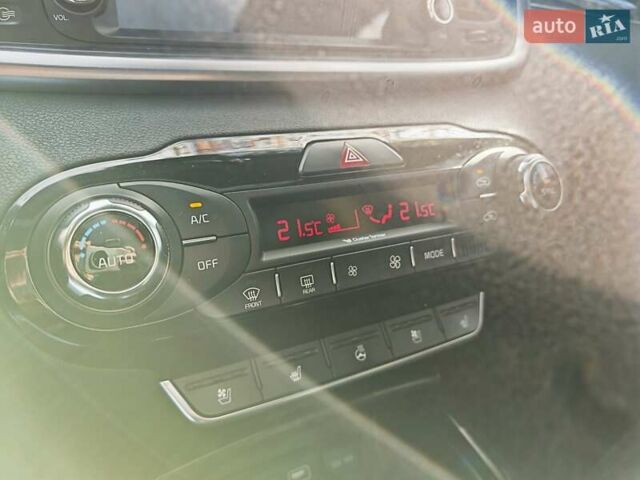 Киа Соренто 2015 в Могилев-Подольском на Automoto.ua Белый Киа Соренто, объемом двигателя 2.2 л и пробегом 214 тыс. км за 19300 $, фото 22 на Automoto.ua