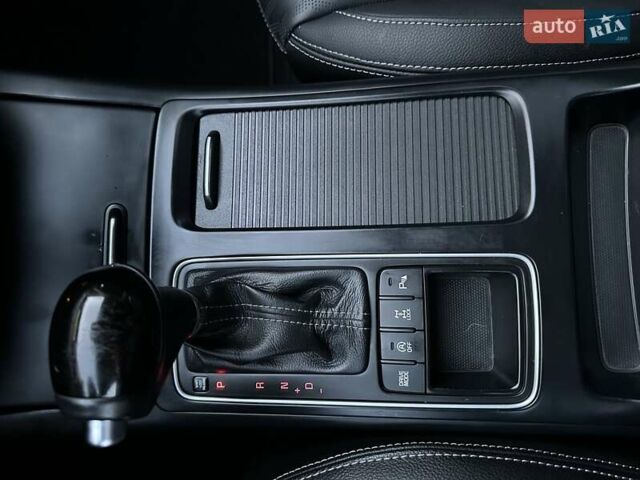 Белый Киа Соренто, объемом двигателя 2.2 л и пробегом 225 тыс. км за 19191 $, фото 121 на Automoto.ua