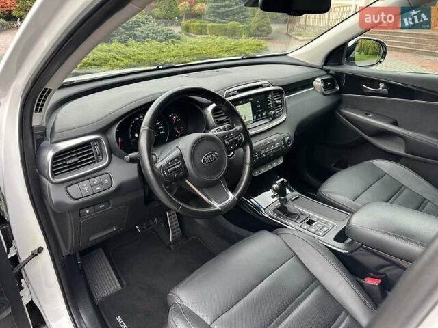 Кіа Соренто 2015 у Луцьку на Automoto.ua Білий Кіа Соренто, об'ємом двигуна 2.2 л та пробігом 150 тис. км за 23500 $, фото 15 на Automoto.ua