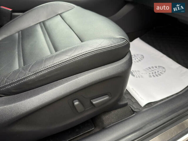 Білий Кіа Соренто, об'ємом двигуна 2.2 л та пробігом 135 тис. км за 24000 $, фото 36 на Automoto.ua