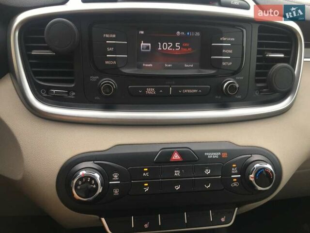 Белый Киа Соренто, объемом двигателя 3.3 л и пробегом 99 тыс. км за 15500 $, фото 9 на Automoto.ua