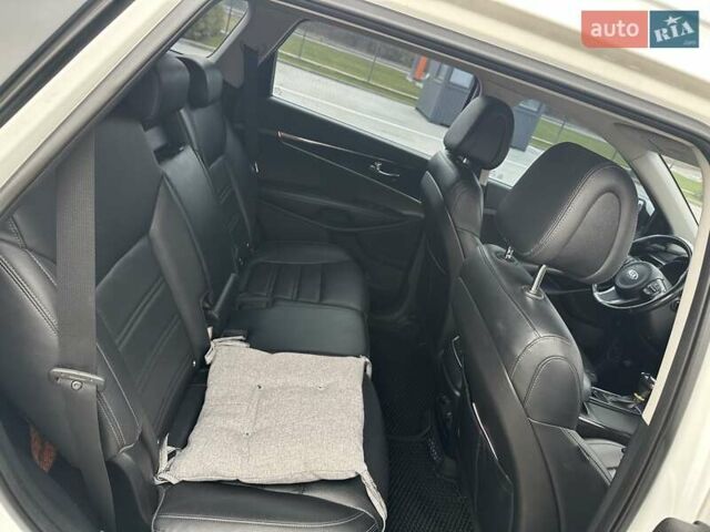 Белый Киа Соренто, объемом двигателя 2 л и пробегом 220 тыс. км за 18700 $, фото 19 на Automoto.ua