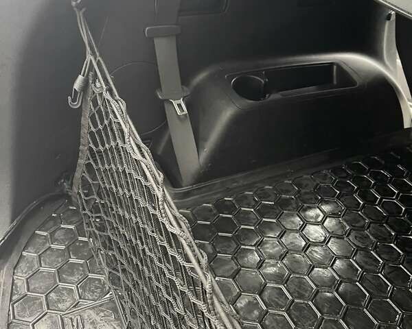 Белый Киа Соренто, объемом двигателя 2.2 л и пробегом 89 тыс. км за 22000 $, фото 22 на Automoto.ua