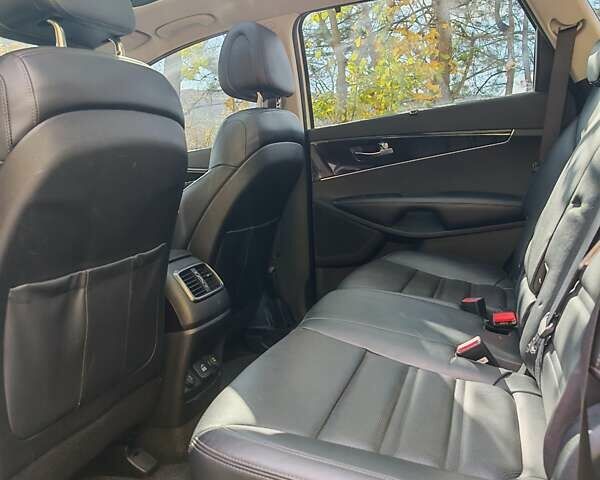 Киа Соренто 2015 в Могилев-Подольском на Automoto.ua Белый Киа Соренто, объемом двигателя 2.2 л и пробегом 214 тыс. км за 19300 $, фото 48 на Automoto.ua