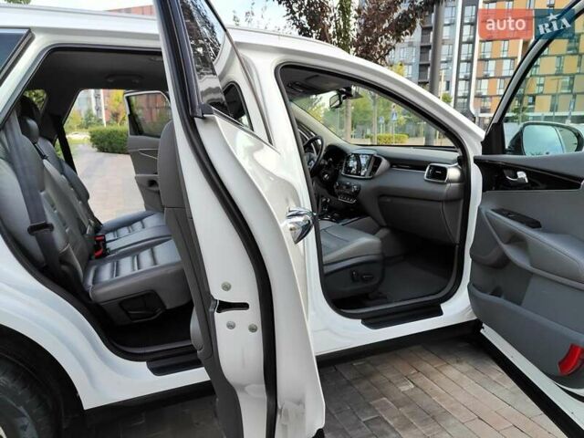 Белый Киа Соренто, объемом двигателя 2 л и пробегом 187 тыс. км за 12990 $, фото 27 на Automoto.ua