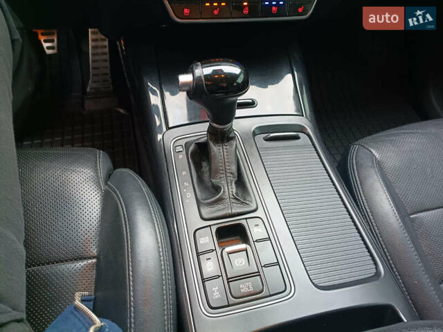 Білий Кіа Соренто, об'ємом двигуна 0 л та пробігом 220 тис. км за 19499 $, фото 27 на Automoto.ua