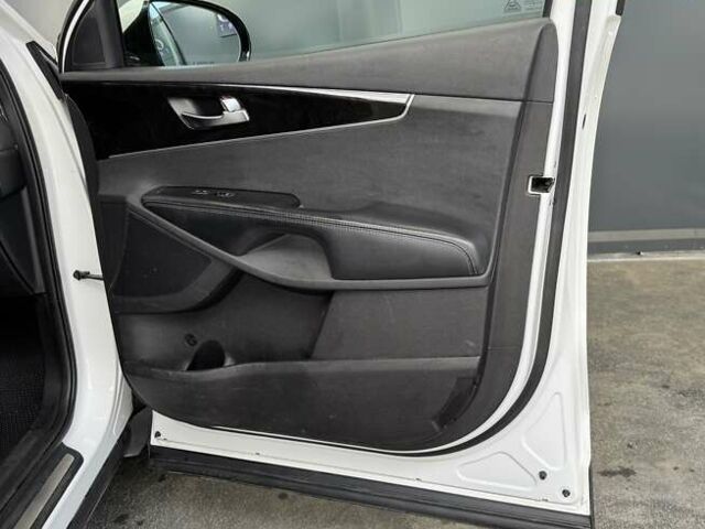 Білий Кіа Соренто, об'ємом двигуна 2 л та пробігом 239 тис. км за 12500 $, фото 36 на Automoto.ua