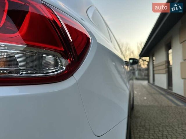 Белый Киа Соренто, объемом двигателя 2.2 л и пробегом 225 тыс. км за 19191 $, фото 76 на Automoto.ua