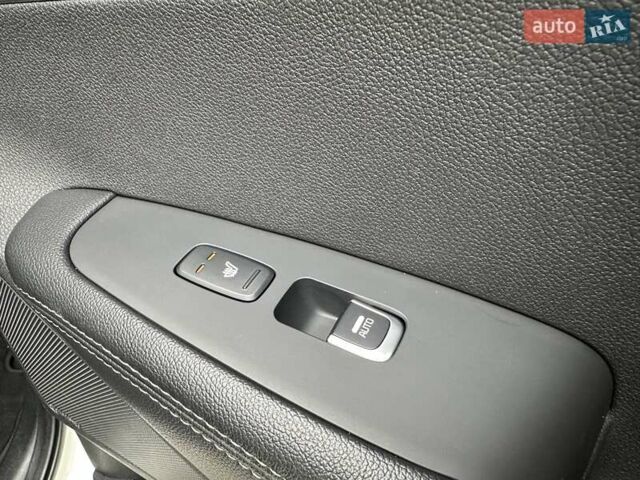 Кіа Соренто 2015 у Луцьку на Automoto.ua Білий Кіа Соренто, об'ємом двигуна 2.2 л та пробігом 150 тис. км за 23500 $, фото 82 на Automoto.ua