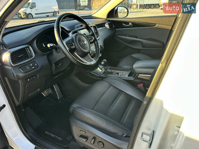Белый Киа Соренто, объемом двигателя 2.2 л и пробегом 198 тыс. км за 21999 $, фото 26 на Automoto.ua