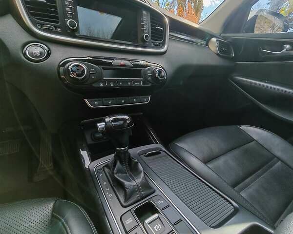 Киа Соренто 2015 в Могилев-Подольском на Automoto.ua Белый Киа Соренто, объемом двигателя 2.2 л и пробегом 214 тыс. км за 19300 $, фото 26 на Automoto.ua