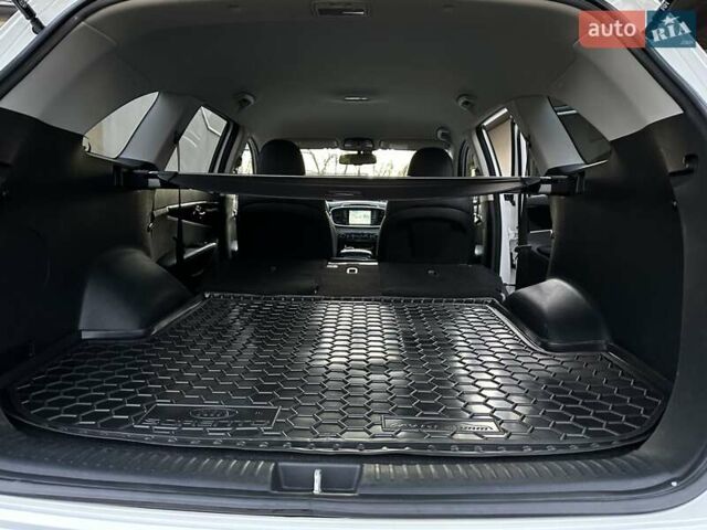 Белый Киа Соренто, объемом двигателя 2.2 л и пробегом 225 тыс. км за 19191 $, фото 155 на Automoto.ua