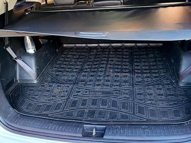 Білий Кіа Соренто, об'ємом двигуна 3.3 л та пробігом 240 тис. км за 15500 $, фото 4 на Automoto.ua