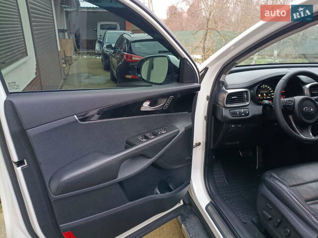 Білий Кіа Соренто, об'ємом двигуна 0 л та пробігом 220 тис. км за 19499 $, фото 31 на Automoto.ua