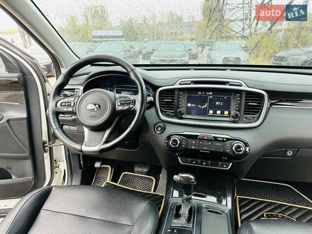 Киа Соренто 2015 в Харькове на Automoto.ua Белый Киа Соренто, объемом двигателя 2 л и пробегом 291 тыс. км за 17900 $, фото 18 на Automoto.ua
