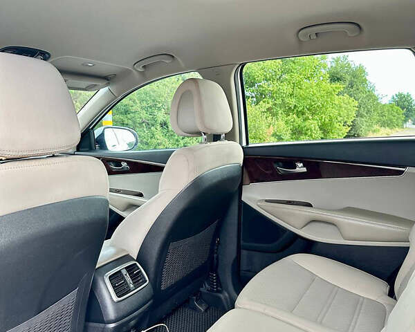 Белый Киа Соренто, объемом двигателя 2.4 л и пробегом 168 тыс. км за 12700 $, фото 20 на Automoto.ua