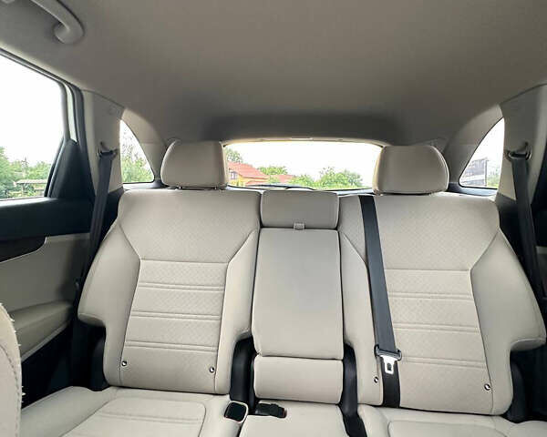 Белый Киа Соренто, объемом двигателя 2.4 л и пробегом 168 тыс. км за 12700 $, фото 9 на Automoto.ua