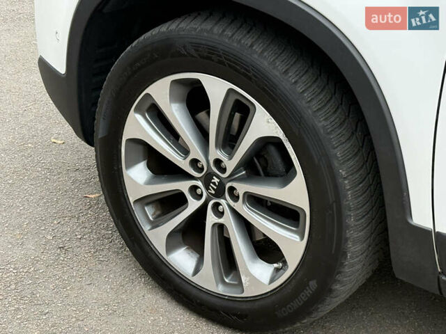 Білий Кіа Соренто, об'ємом двигуна 2.2 л та пробігом 175 тис. км за 16999 $, фото 21 на Automoto.ua