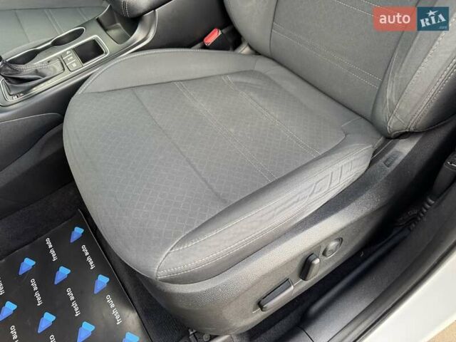 Киа Соренто 2015 в Ровно на Automoto.ua Белый Киа Соренто, объемом двигателя 2.36 л и пробегом 184 тыс. км за 13500 $, фото 17 на Automoto.ua