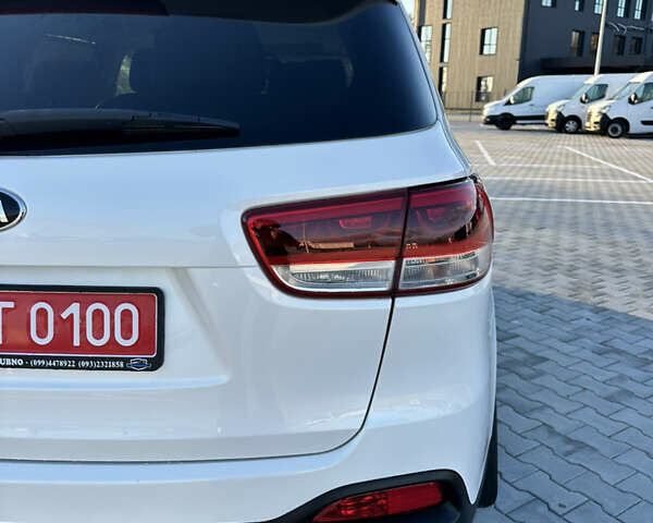 Белый Киа Соренто, объемом двигателя 2.2 л и пробегом 198 тыс. км за 21999 $, фото 11 на Automoto.ua