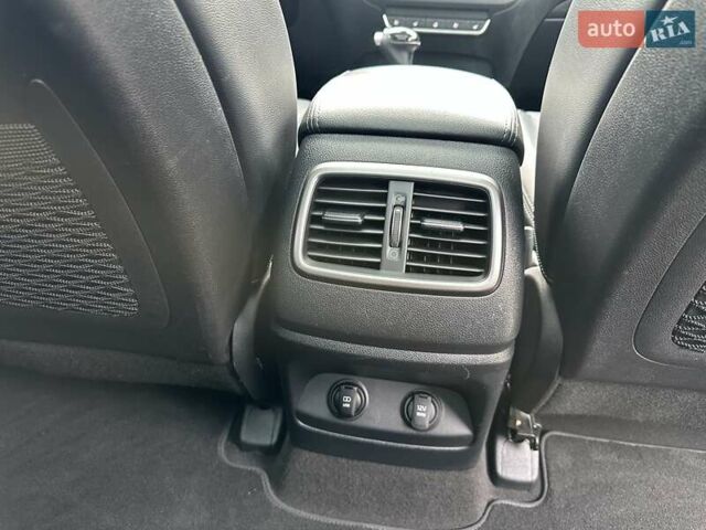 Кіа Соренто 2015 у Луцьку на Automoto.ua Білий Кіа Соренто, об'ємом двигуна 2.2 л та пробігом 150 тис. км за 23500 $, фото 80 на Automoto.ua