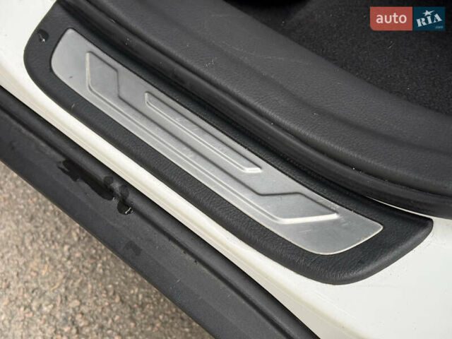 Білий Кіа Соренто, об'ємом двигуна 2.2 л та пробігом 175 тис. км за 17750 $, фото 44 на Automoto.ua