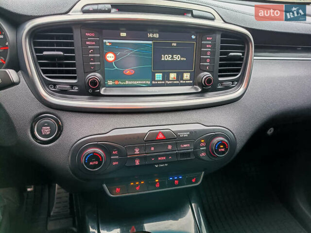 Білий Кіа Соренто, об'ємом двигуна 0 л та пробігом 220 тис. км за 19499 $, фото 28 на Automoto.ua