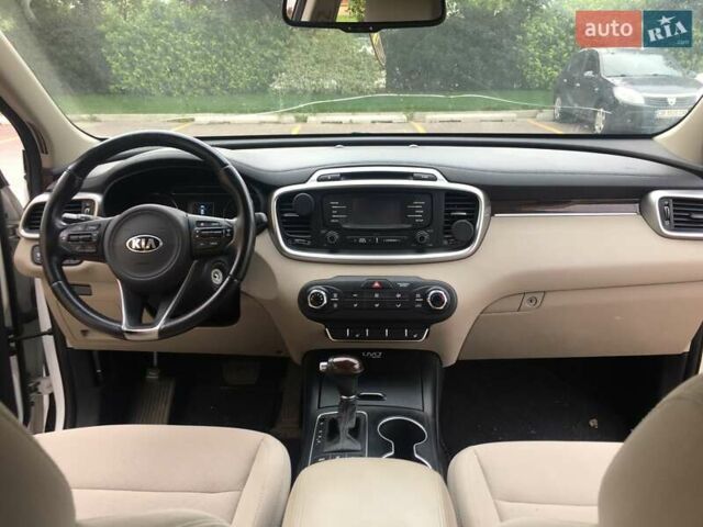 Белый Киа Соренто, объемом двигателя 3.3 л и пробегом 99 тыс. км за 15500 $, фото 5 на Automoto.ua