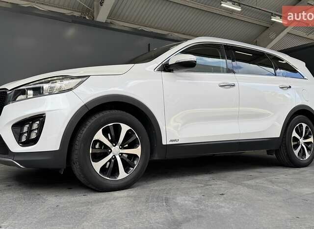 Білий Кіа Соренто, об'ємом двигуна 2 л та пробігом 239 тис. км за 12500 $, фото 6 на Automoto.ua