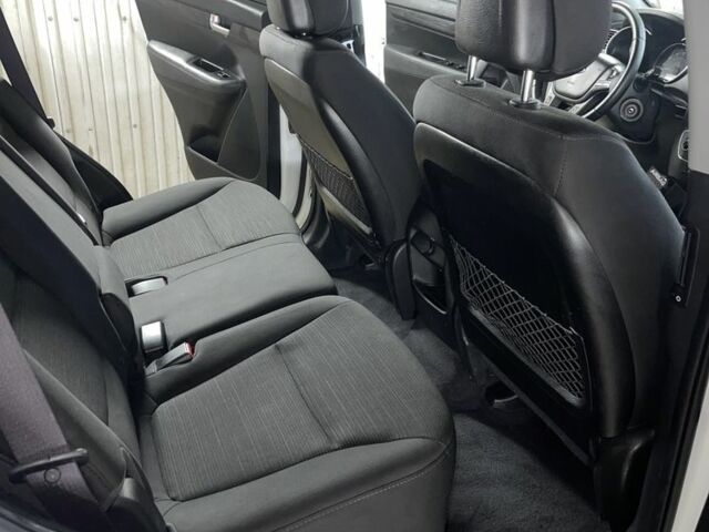 Белый Киа Соренто, объемом двигателя 2.4 л и пробегом 220 тыс. км за 13900 $, фото 13 на Automoto.ua