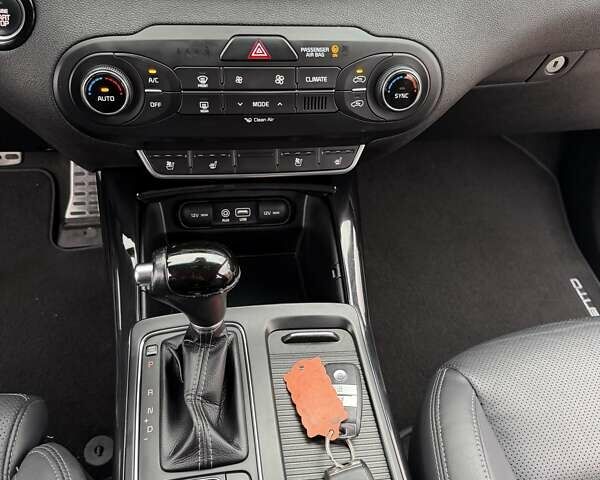 Білий Кіа Соренто, об'ємом двигуна 2.2 л та пробігом 145 тис. км за 22500 $, фото 25 на Automoto.ua