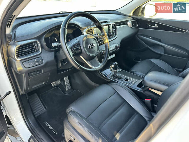 Белый Киа Соренто, объемом двигателя 2.2 л и пробегом 198 тыс. км за 21999 $, фото 36 на Automoto.ua