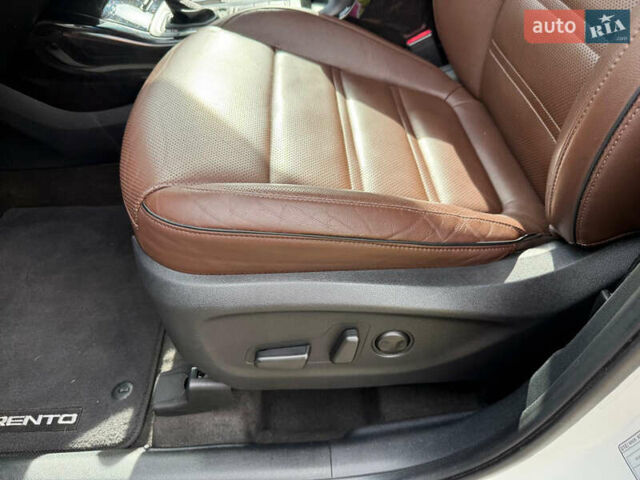 Киа Соренто 2015 в Львове на Automoto.ua Белый Киа Соренто, объемом двигателя 2 л и пробегом 164 тыс. км за 19100 $, фото 15 на Automoto.ua