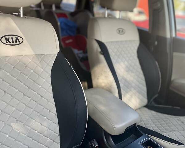 Белый Киа Соренто, объемом двигателя 2.36 л и пробегом 136 тыс. км за 16600 $, фото 14 на Automoto.ua