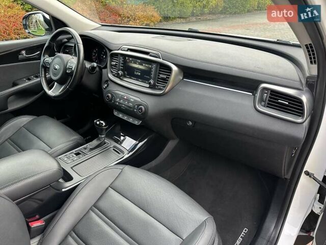 Кіа Соренто 2015 у Луцьку на Automoto.ua Білий Кіа Соренто, об'ємом двигуна 2.2 л та пробігом 150 тис. км за 23500 $, фото 66 на Automoto.ua