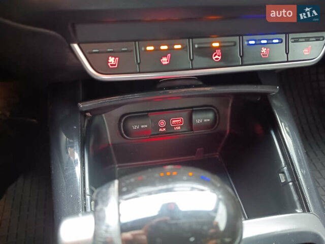 Білий Кіа Соренто, об'ємом двигуна 0 л та пробігом 220 тис. км за 19499 $, фото 17 на Automoto.ua