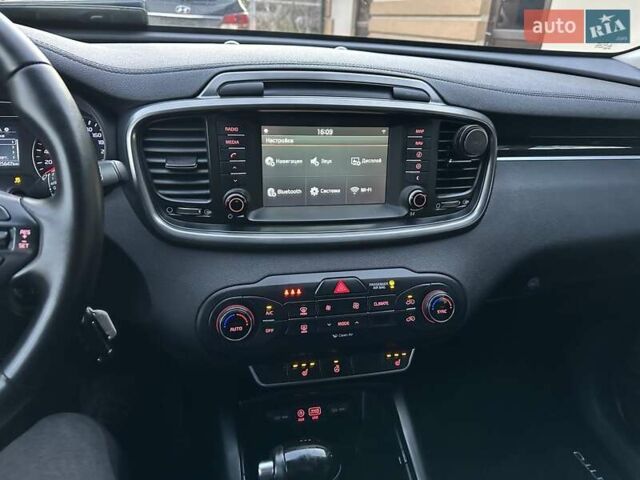 Белый Киа Соренто, объемом двигателя 2.2 л и пробегом 225 тыс. км за 19191 $, фото 120 на Automoto.ua