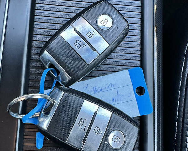 Белый Киа Соренто, объемом двигателя 2.2 л и пробегом 198 тыс. км за 21999 $, фото 52 на Automoto.ua