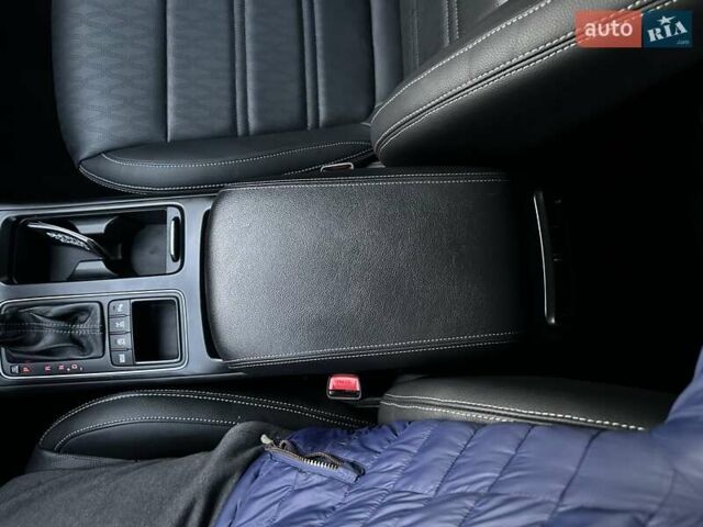 Белый Киа Соренто, объемом двигателя 2.2 л и пробегом 225 тыс. км за 19191 $, фото 122 на Automoto.ua