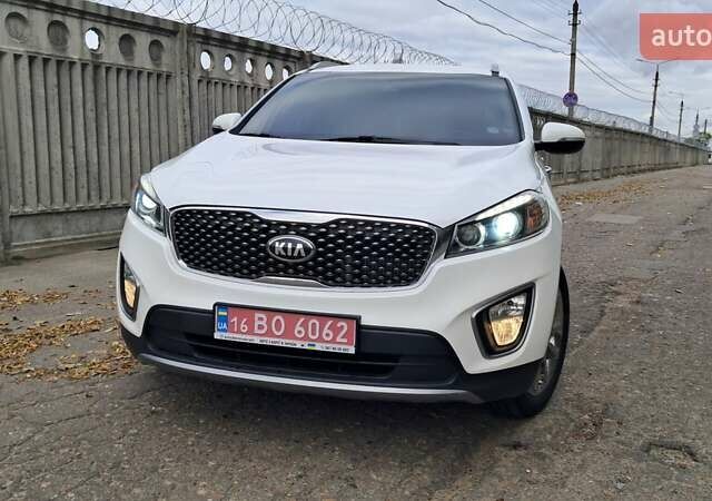 Киа Соренто 2015 в Киеве на Automoto.ua Белый Киа Соренто, объемом двигателя 2 л и пробегом 179 тыс. км за 21900 $, фото 8 на Automoto.ua