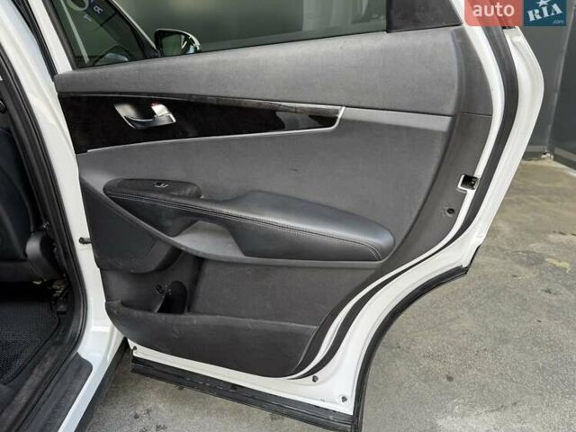 Білий Кіа Соренто, об'ємом двигуна 2 л та пробігом 239 тис. км за 12500 $, фото 32 на Automoto.ua