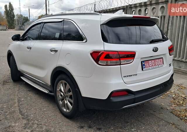 Киа Соренто 2015 в Киеве на Automoto.ua Белый Киа Соренто, объемом двигателя 2 л и пробегом 179 тыс. км за 21900 $, фото 6 на Automoto.ua