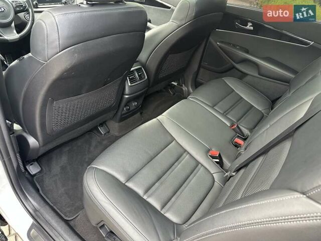 Кіа Соренто 2015 у Луцьку на Automoto.ua Білий Кіа Соренто, об'ємом двигуна 2.2 л та пробігом 150 тис. км за 23500 $, фото 59 на Automoto.ua